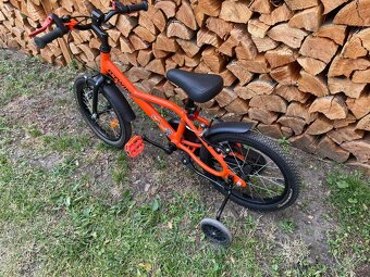 Prodám dětské kolo BTWIN 16 4-6let včetně koleček za 1.499Kč - 4