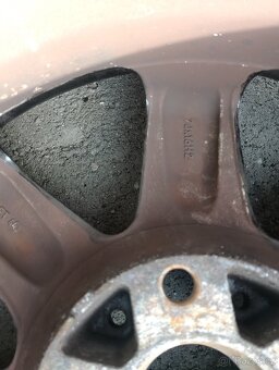 Alu Volkswagen T5 205/65 R16C (zimní Dot 25/23) - 4