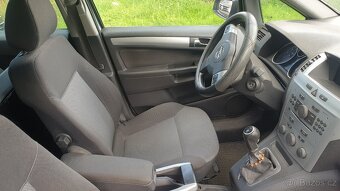 Opel zafira 1.7 cdti (nepojizdné na díly jako CELEK ) - 4