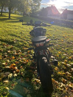 KTM Duke 125 (2021) – plný servis, doplňky, 1. majitel v ČR - 4