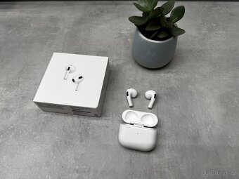 Apple AirPods 3 s bezdrátově dobíjejícím pouzdrem - 4