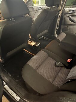 Prodám Volkswagen Golf 4 1,4 16v Special Edition hatchback - 4
