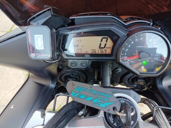 Yamaha FZ1 - 4