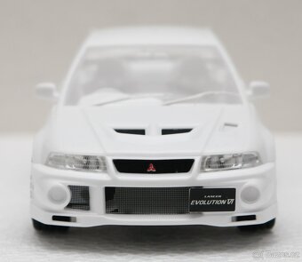 MITSUBISHI LANCER EVO VI (1999) - hotový model (1:24) - 4