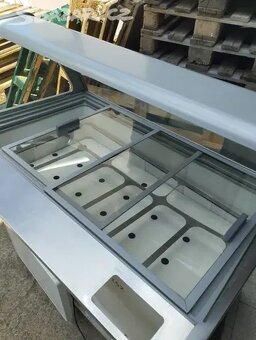 zmrzlinová vitrína Venus (178) - 4