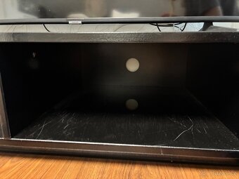 Černý lesklý televizní stolek, 200 cm - 4