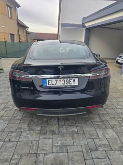 Tesla Model S 85 Free Supercharger - 4