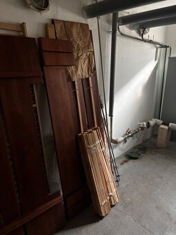 Dřevěná manželská postel - 4