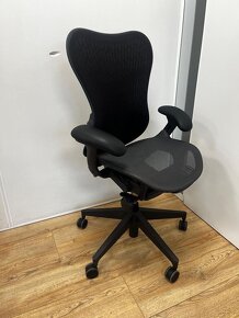 Kancelářská židle Herman Miller Mirra 2 Graphite Full Option - 4