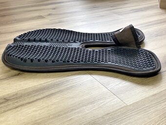 Tlumící dečka ACAVALLO Hexa gel s výkrojem na kohoutek, zesí - 4