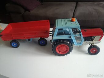 Traktor Zetor s vlečkou KDN - 4
