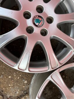 Prodám hezká Originál alu kola Škoda 17” – Octavia II - 4
