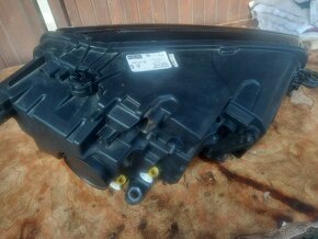 Škoda Karoq přední světlomet - 4
