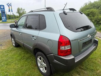 Hyundai TUCSON 2,0 i - 4