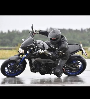 Yamaha MT 09 - 4