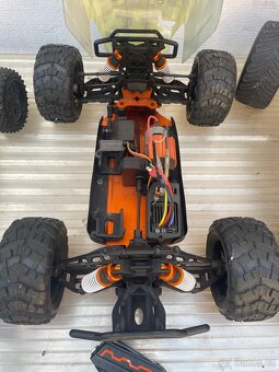 RC AUTO A RYCHLONABÍJEČKA - 4