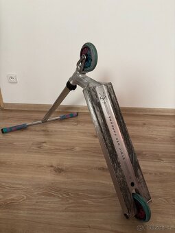 Prodám freestyle koloběžku custom build - 4