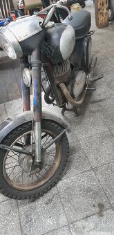 Jawa 250 - 4