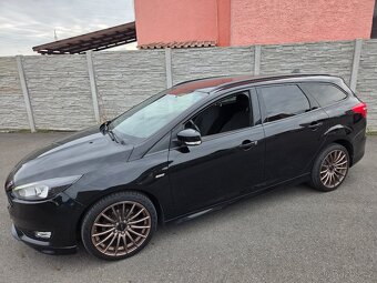 FORD FOCUS ST LINE ECOBOOST KOMBI 2018 - 4