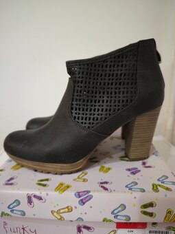 Dámské kotníkové boty vel.40 - 4