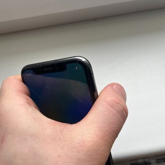 Apple iPhone X 256GB černý - 4