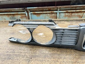 BMW E34 předfacelift maska - 4