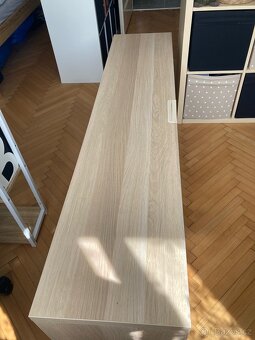 Prodám TV stolek Besta Ikea - 4
