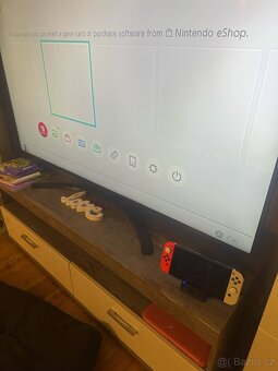 Nintendo switch V2 v krásném stavu - 4