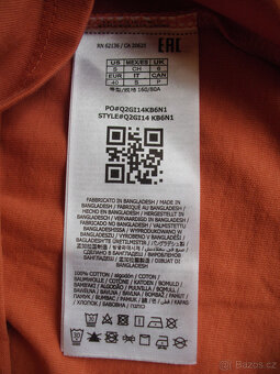 NOVÉ dámské tričko zn. GUESS - vel. S - 4