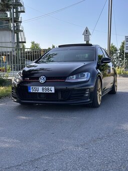 Volkswagen Golf GTI 7 Performance - 4
