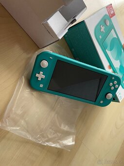 Herní konzole Nintendo Switch Lite - 4