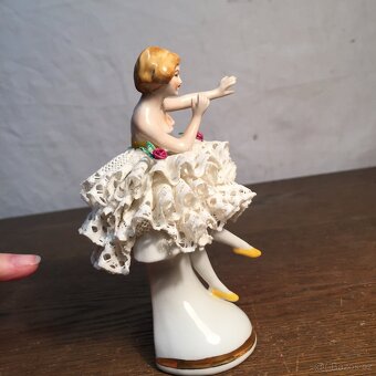 krajková porcelánová panenka tanačnice Dresden - 4