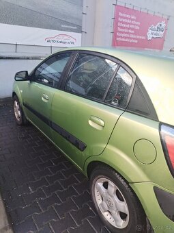 Kia Rio - 4