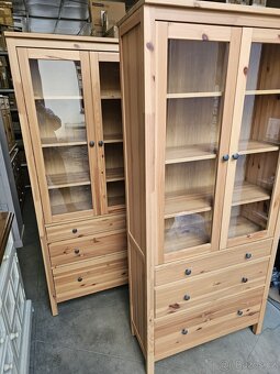 VITRÍNA IKEA HEMNES - 4