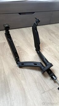 Prodam 2 monitory + ramenny drzak - 4