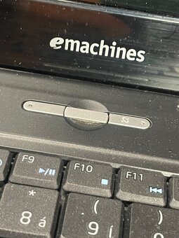 Notebook emachines e627 series - 4