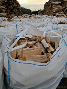 Měkké štípané palivové dřevo 1.000 Kč/PRMS- SUCHÉ - 4