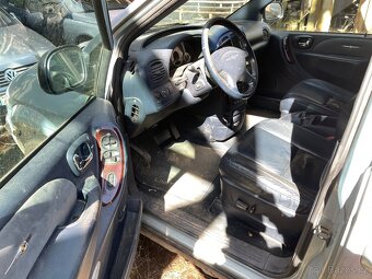 Díly Chrysler Town & Country 3.8 4WD Limited - 4