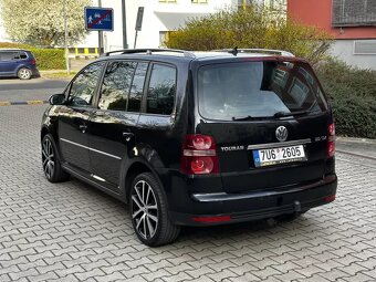 Volkswagen Touran 2.0 TDI 103kW DSG Xenony Šíbr ALU R18 Face - 4