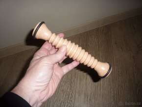 Dřevěný masážní váleček na chodidla - nepoužívaný - 4