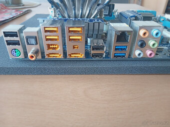 Základní deska GIGABYTE -GA 890XA-UD3 Phenom II . - 4