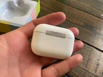 Napodobenina AirPods pro 2 - 4