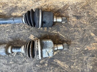 PŘEDNÍ POLOOSY HYUNDAI I40 1.7 CRDI 49501-3z450/49500-3z400 - 4