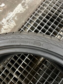 Nokian 245/35 r20 zimní - 4