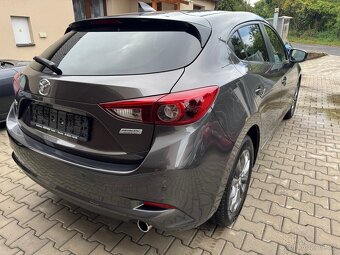 Mazda 3 - 4