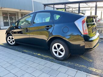Toyota Prius - 4