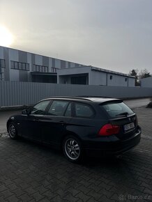 BMW 318D 2011 - 4