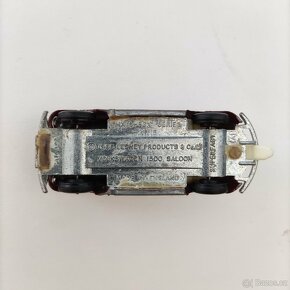 Volkwagen 1500 saloon - 4