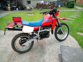Kawasaki KLR 250 - 4