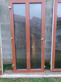 Vchodové dveře plastové . 90 L - 4